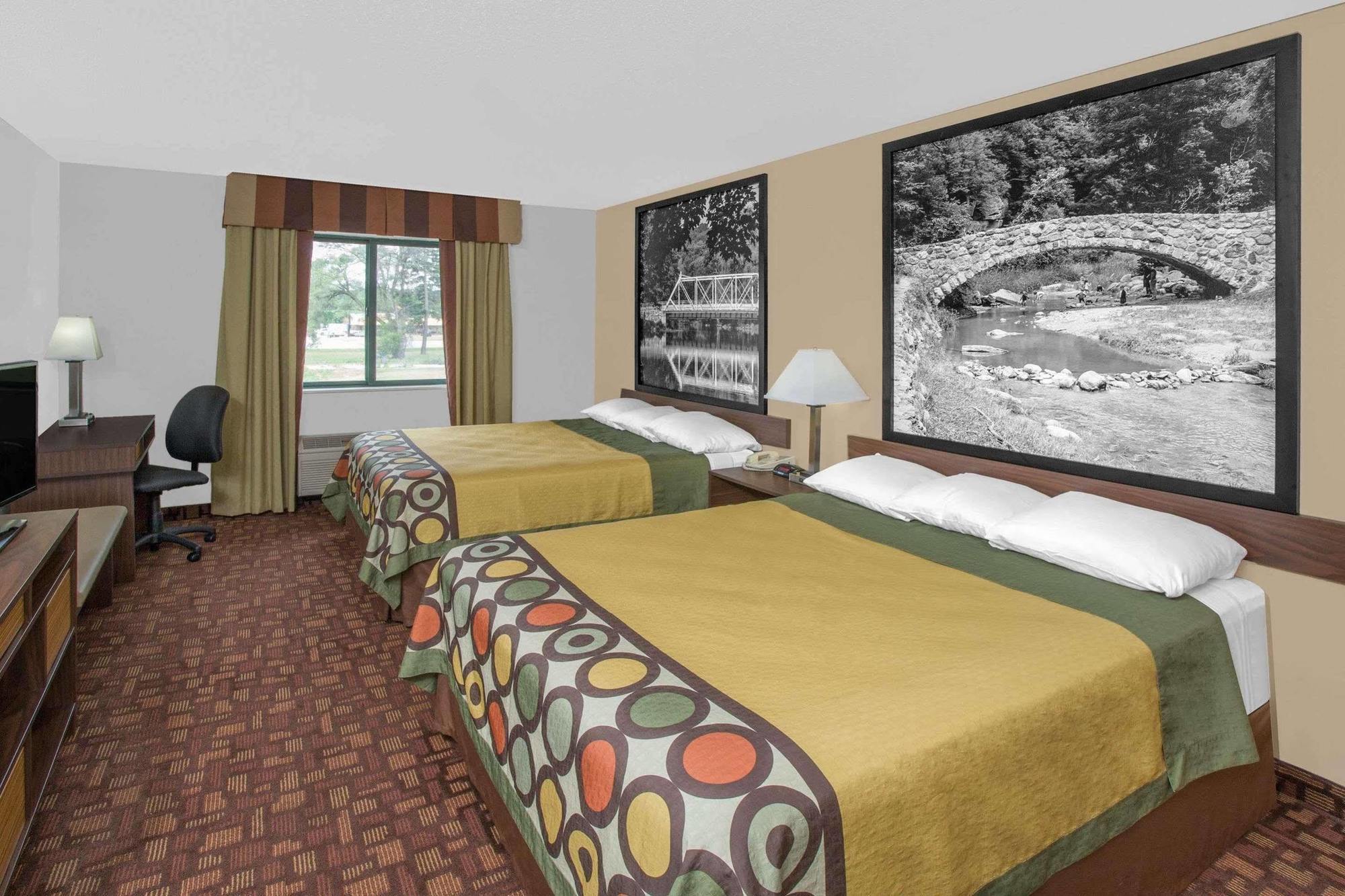 Super 8 By Wyndham Three Rivers Exterior foto